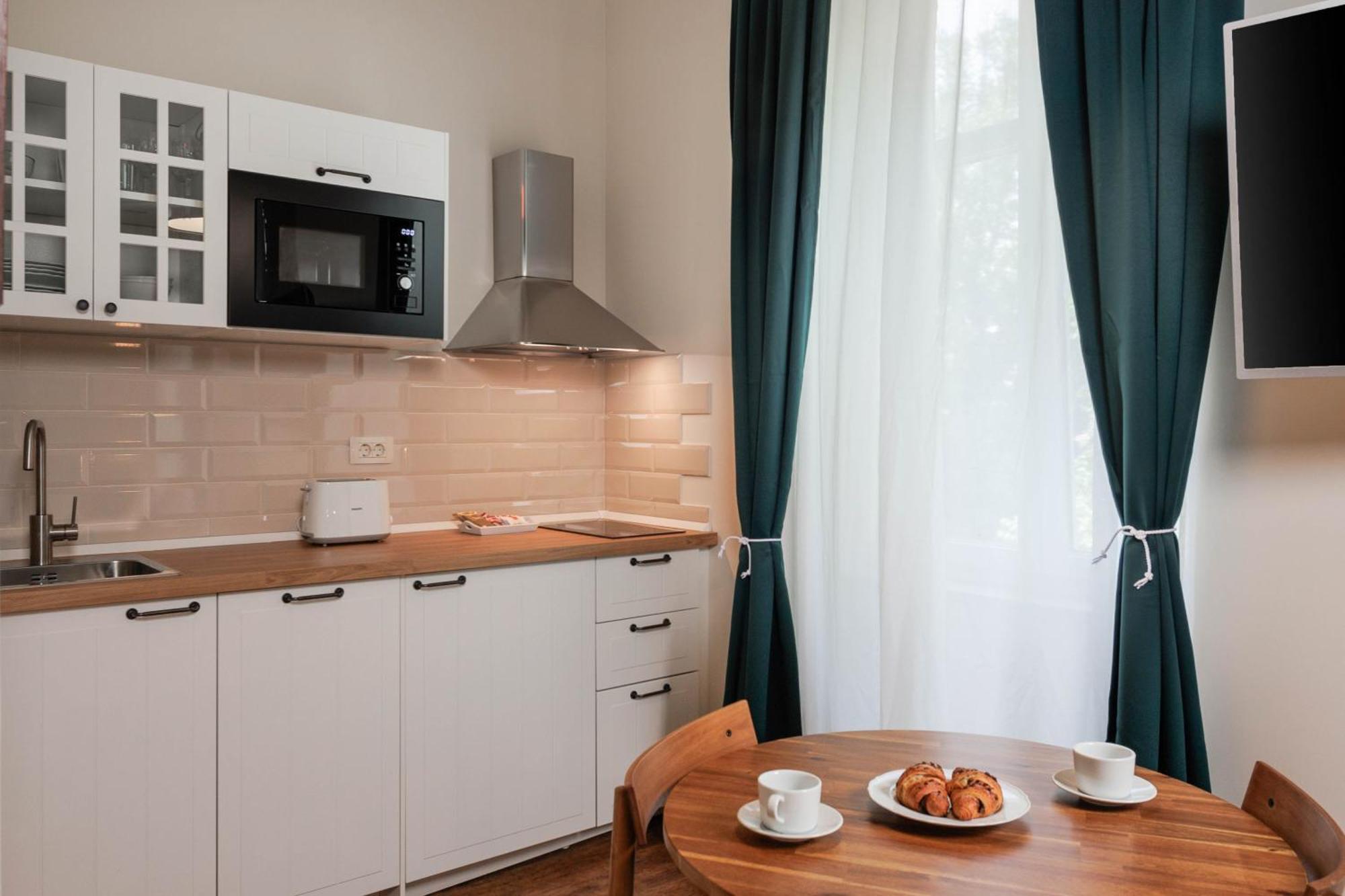 Photel Studio Apartments Crikvenica Eksteriør bilde